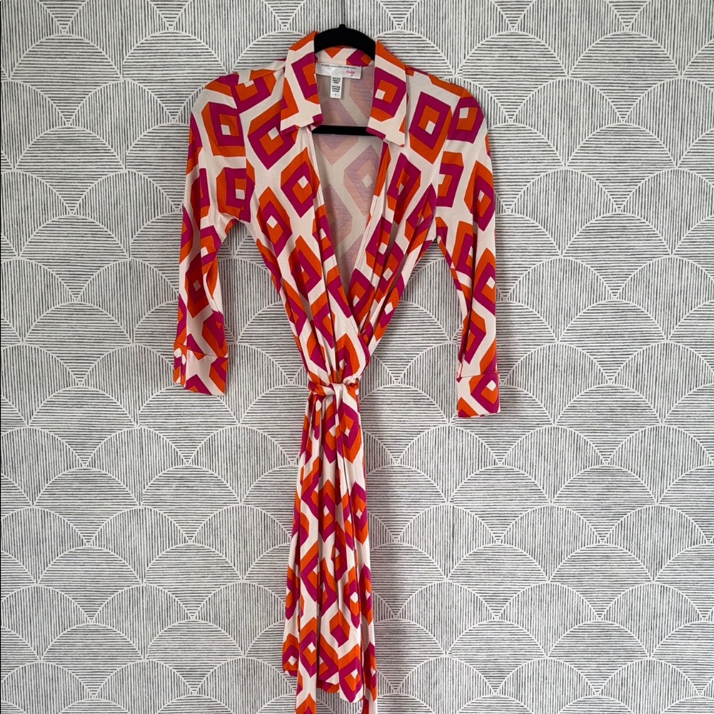 Diane Von Furstenberg Red and Pink Long Sleeve Dress
